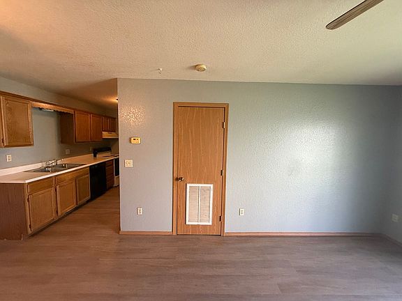 3rd image of 2862 S Meadowbrook Ave APT 10