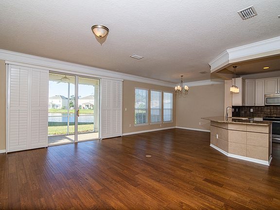 4th image of 3870 Lionheart Dr