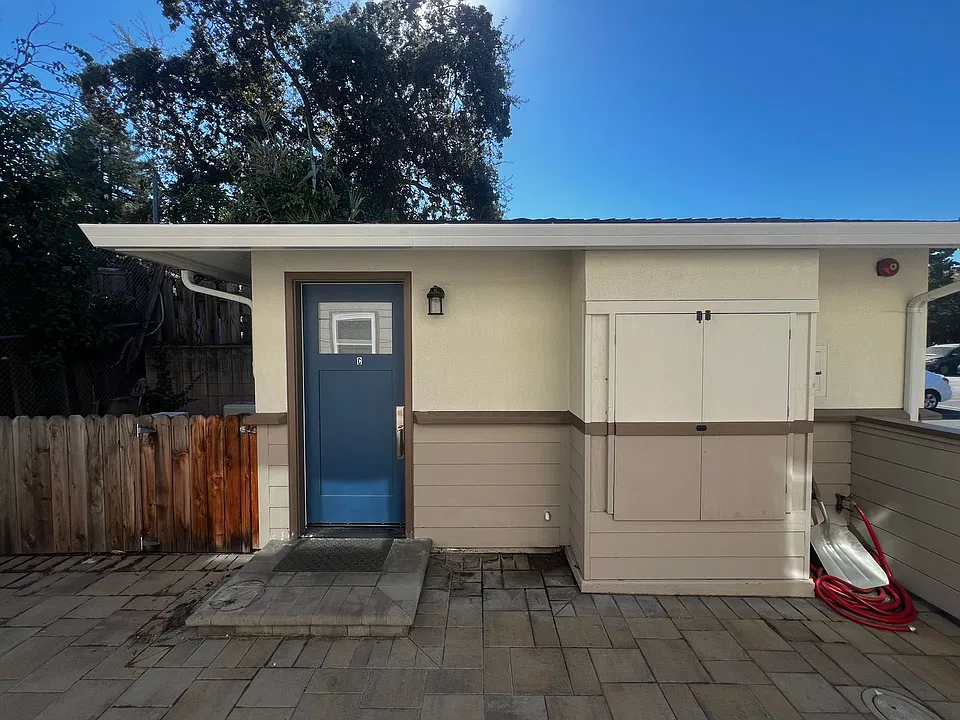 2025 Avy Ave, Menlo Park, CA 94025
