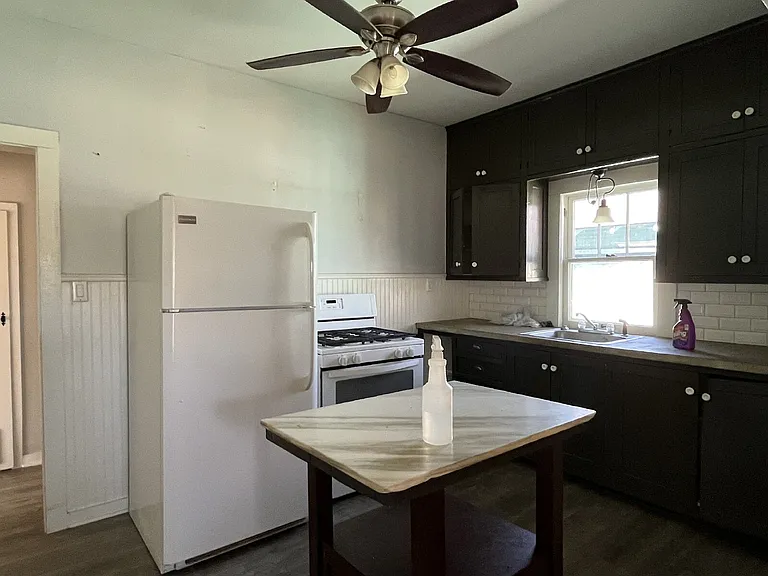 315 S Lewis St — Photo 4