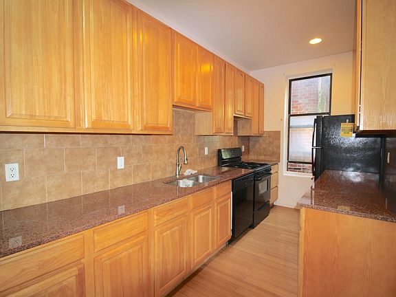 2nd image of 1421 53rd St APT B1