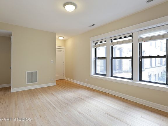 3rd image of 4613 N Paulina St APT 1B