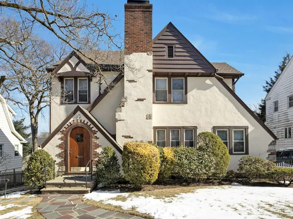 68 Archer Drive, Bronxville, NY 10708