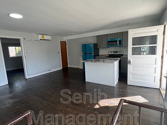 2nd image of 1651 Playstead St APT 4
