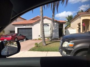455 Lakeside Cir, Fort Lauderdale, FL 33326