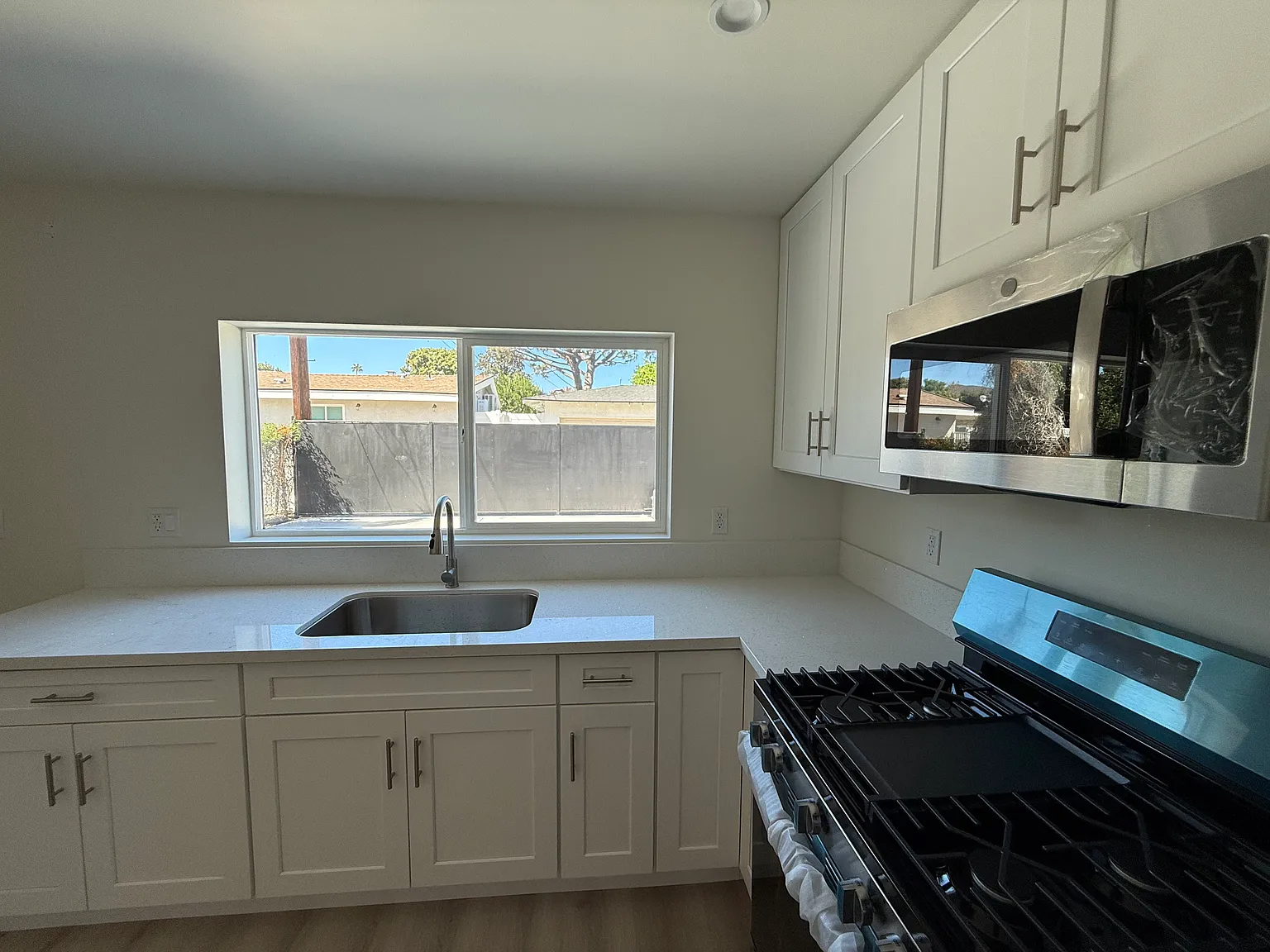 3 bed, $3,500 — Photo 3