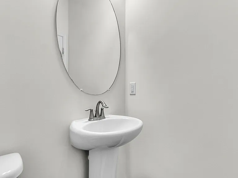 212 Longford Dr — Photo 22