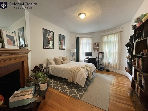 3rd image of 189 Winthrop Rd #11