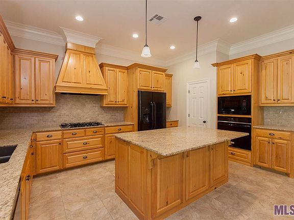4th image of 12789 Thoroughbred Ln