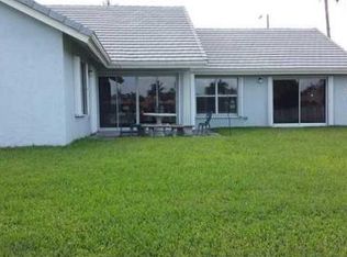 905 NW 164th Ave, Pembroke Pines, FL 33028