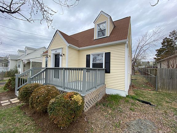 2nd image of 109 Stratford Ave