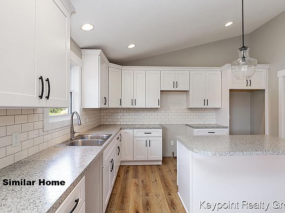 5th image of 5250 Oakdale St