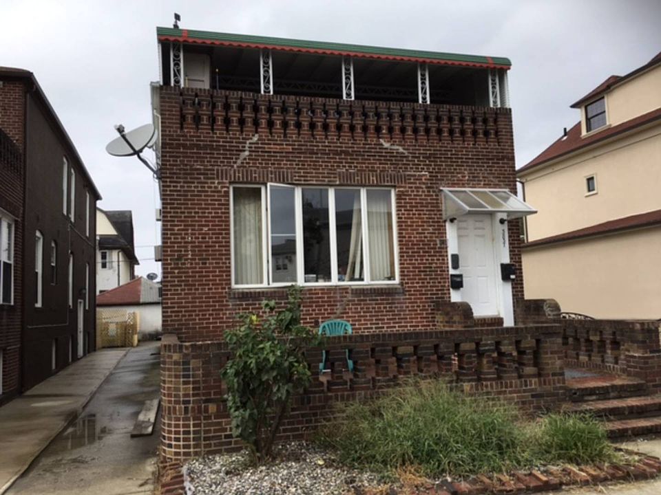 1st image of 3837 Lyme Ave