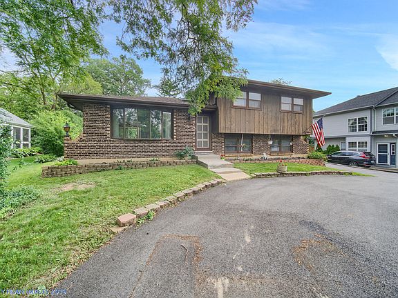 3rd image of 4931 Francisco Ave