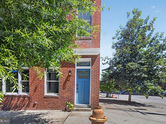 4th image of 2932 Dillon St