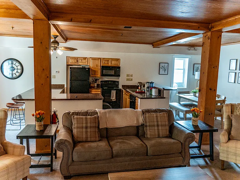 21 Ridge St #2 — Photo 2