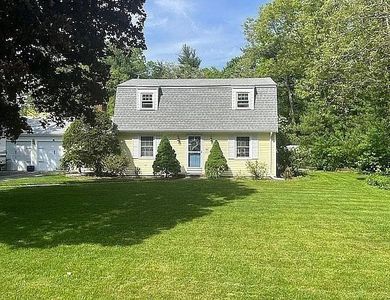 12 White Pine Dr, Cumberland, RI, 02864