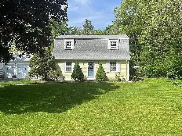 12 White Pine Dr, Cumberland, RI 02864