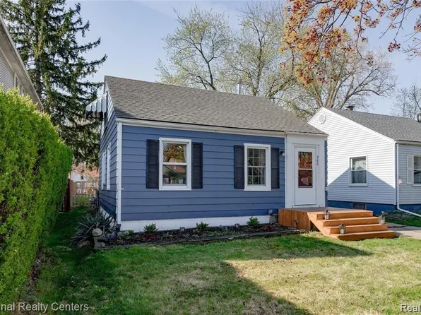 360 E Webster St, Ferndale, MI 48220