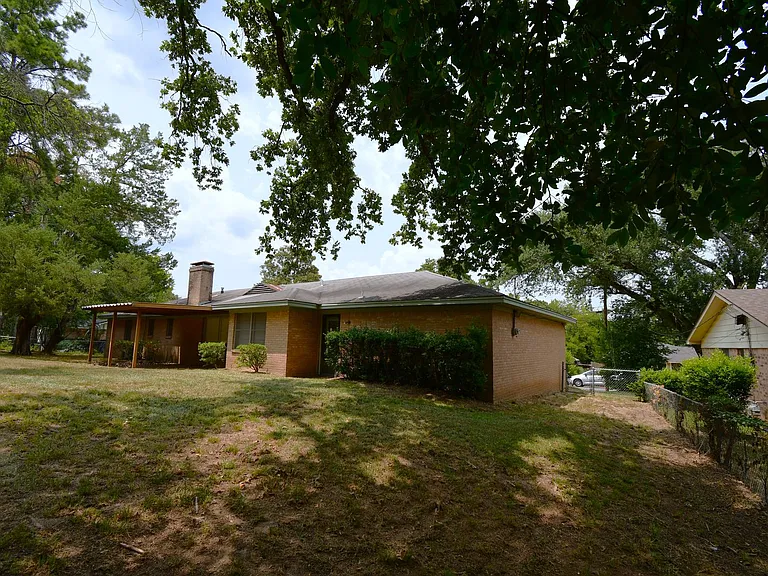 3202 Autumn Leaves Dr — Photo 29