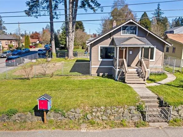 2144 11th St, Bremerton, WA 98312