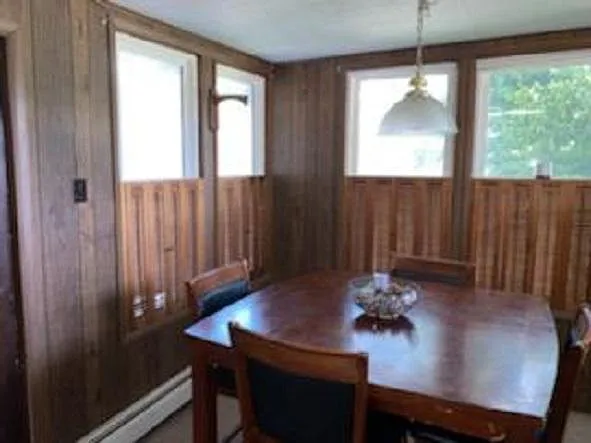 Kitchen Dining Area