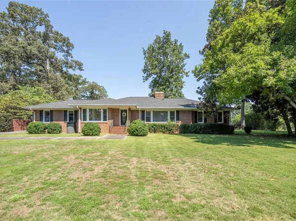 112 College Cir, Cedartown, GA 30125