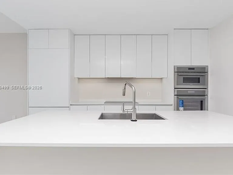700 NE 24th St #4206 — Photo 9