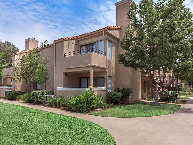 Rancho Hillside Apartments — Photo 6