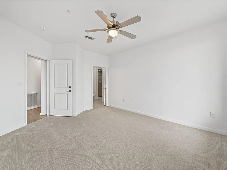 505 Jackson Hill St #404 — Photo 13