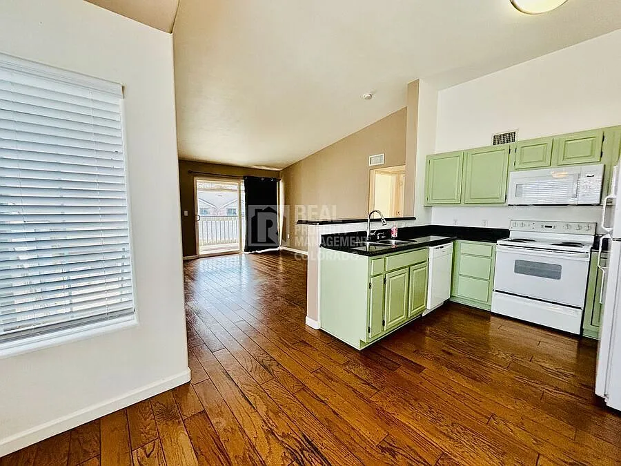 Building Photo - 1166 Opal St #203