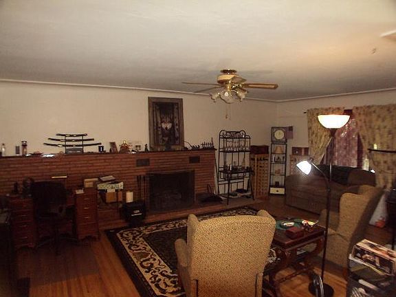 4th image of 6606 Elwood Dr NW