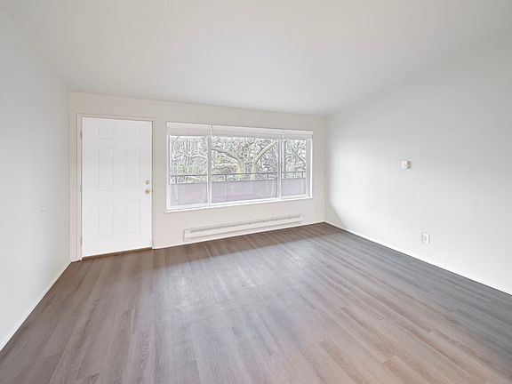 4th image of 12315 28th Ave NE #209