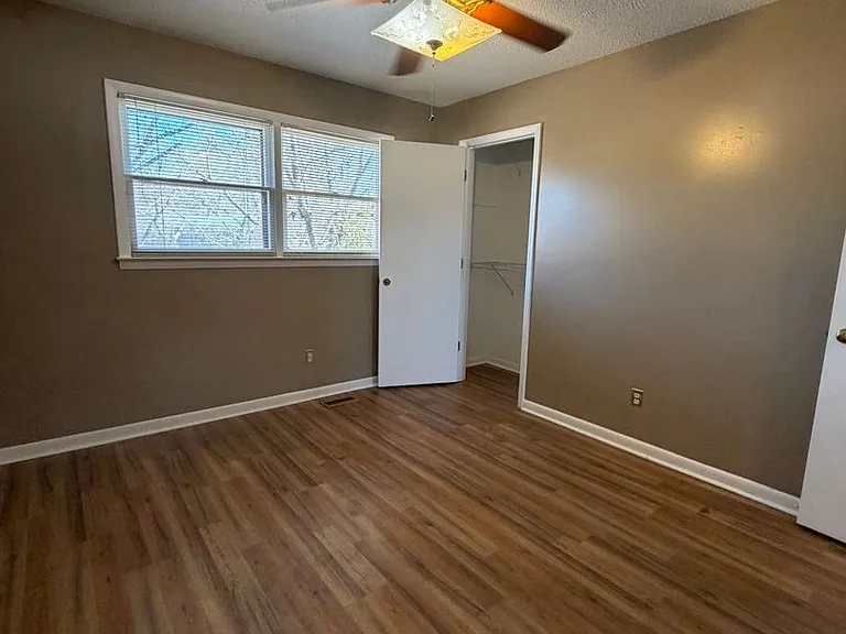 6111 Homestead Rd — Photo 26