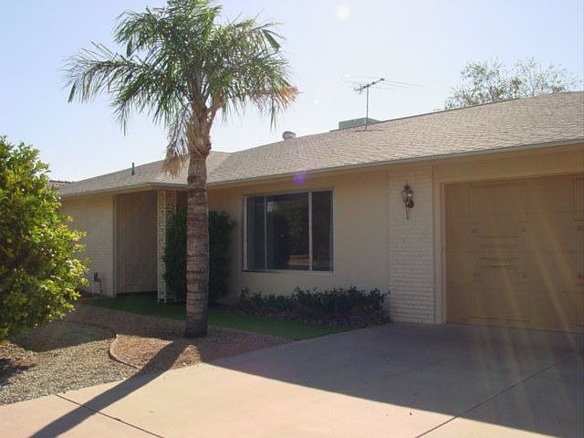 Freshly painted exterior, pretty home on golf course