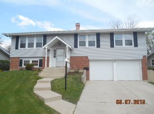 1219 Hassell Cir, Hoffman Estates, IL 60169