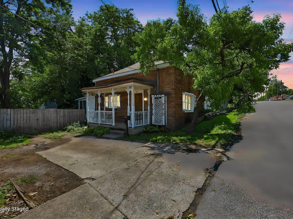 1st image of 204 Moberly Ave