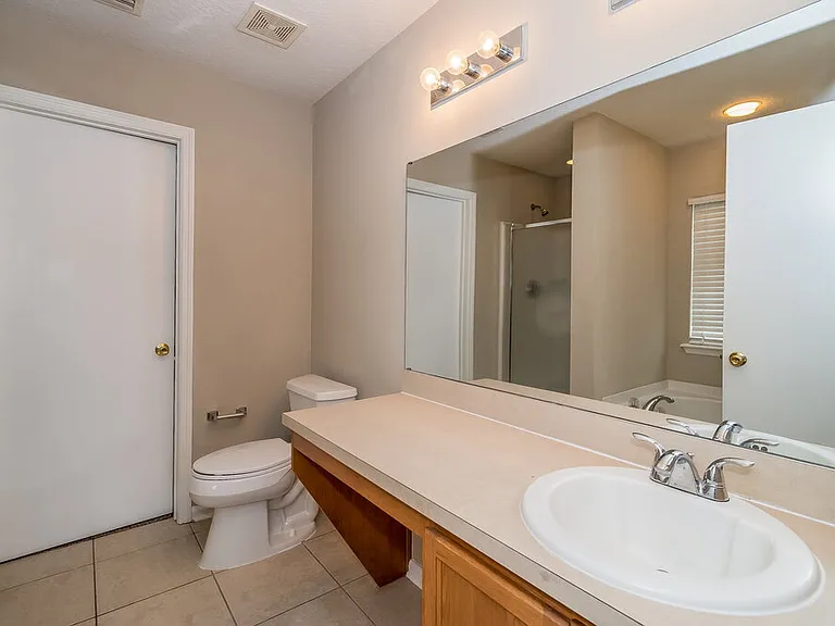 2300 Justin Lake Dr — Photo 14