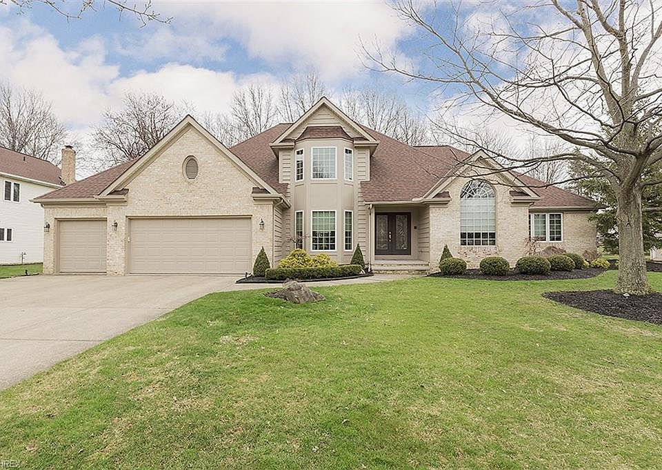 1st image of 601 Williamsburg Dr