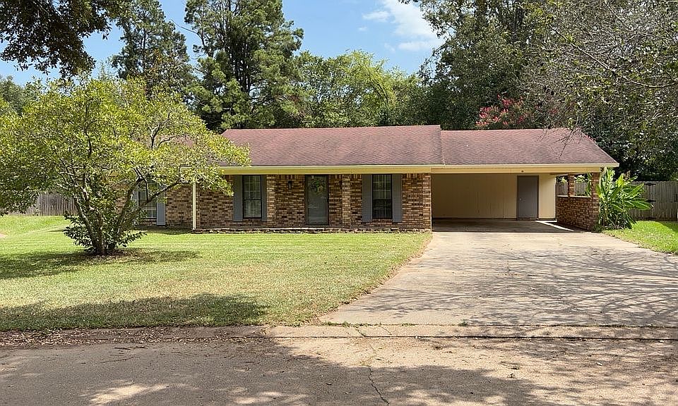 1st image of 46 Winchester Cir