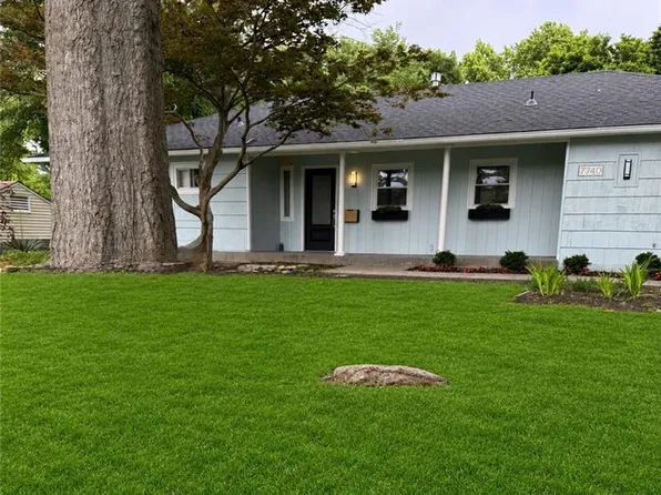 7740 Briar Dr, Prairie Village, KS 66208