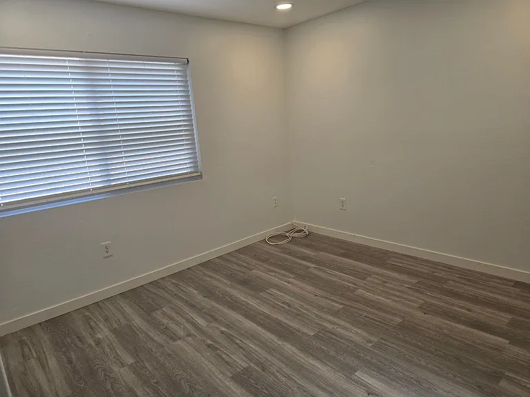 18651 Libra Cir — Photo 32