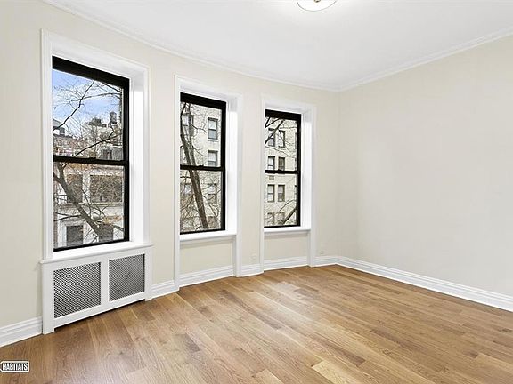 4th image of 151 E 81st St #5S
