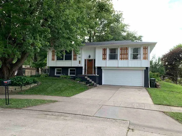 32 Gleason Dr, Iowa City, IA 52240