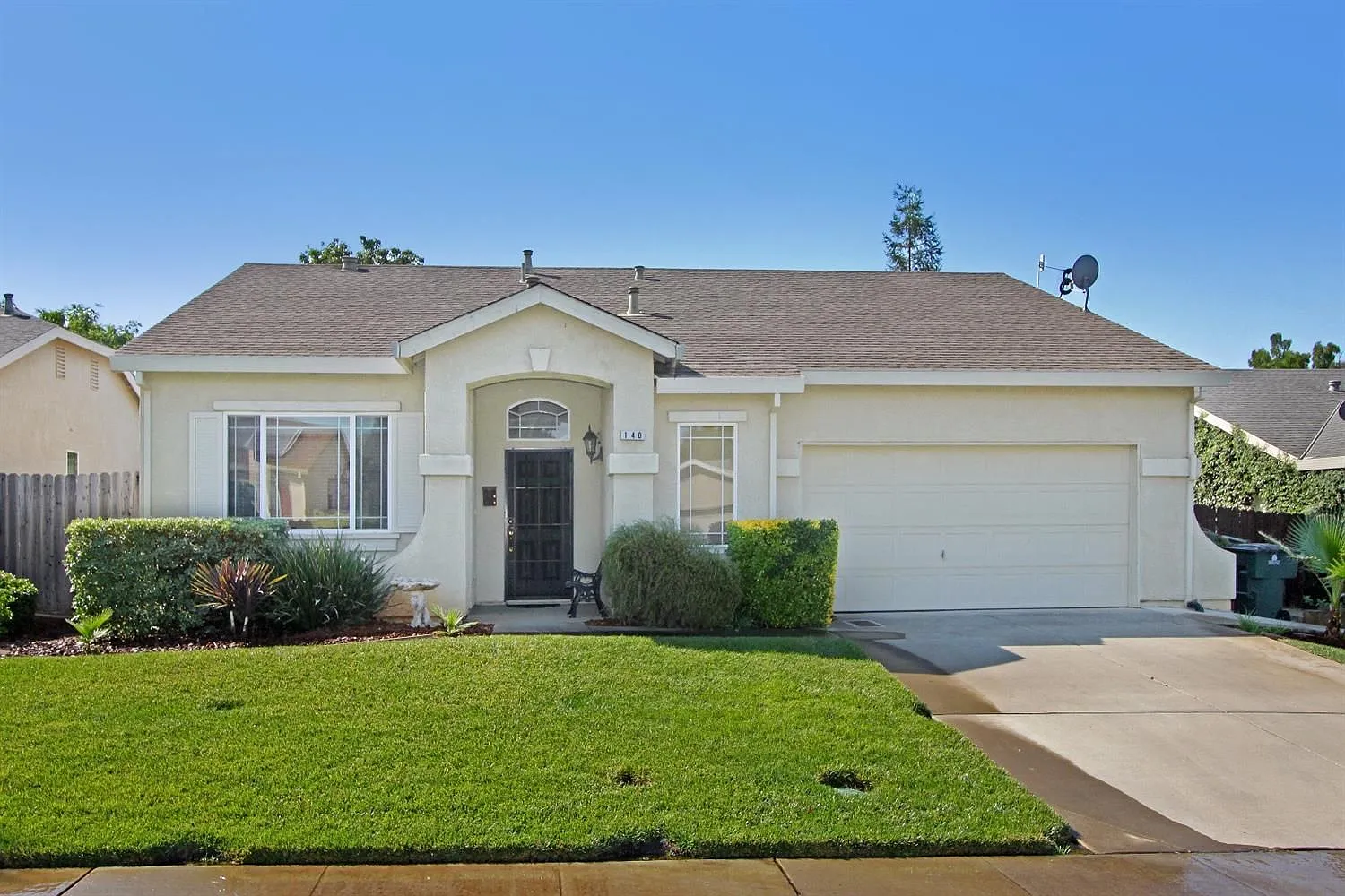 140 Melton Way photo 1
