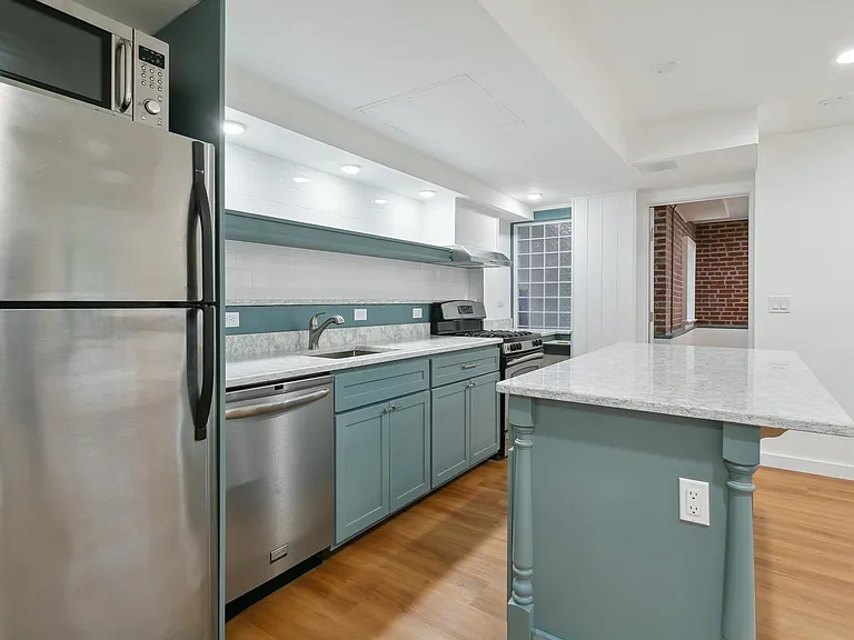 110 Summit Ave #G — Photo 9