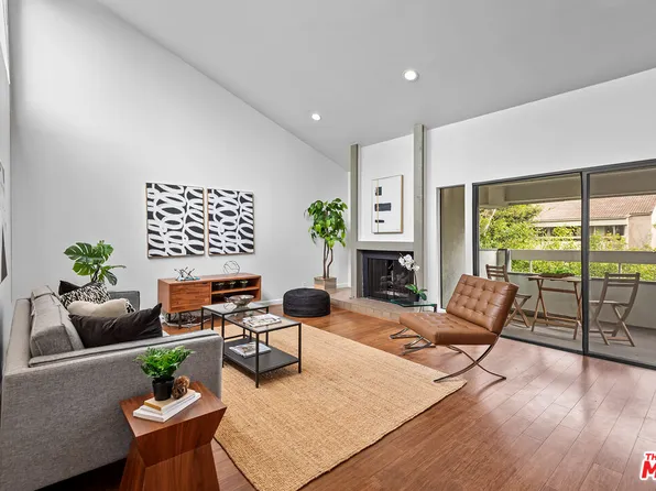 1887 Greenfield Ave APT 303, Los Angeles, CA 90025