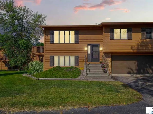 45 Restless Ct APT 104, North Mankato, MN 56003