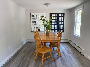 33 Pleasant St, Dexter, ME 04930