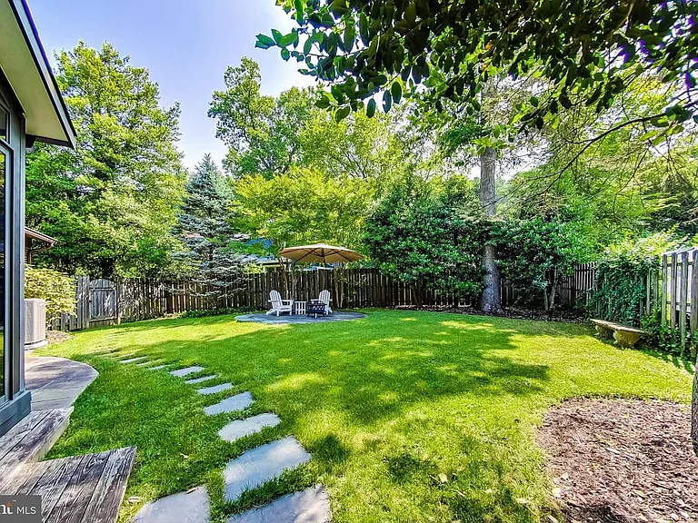 6515 E Halbert Rd — Photo 37